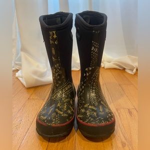 Bogs snow boots, size 12 youth.